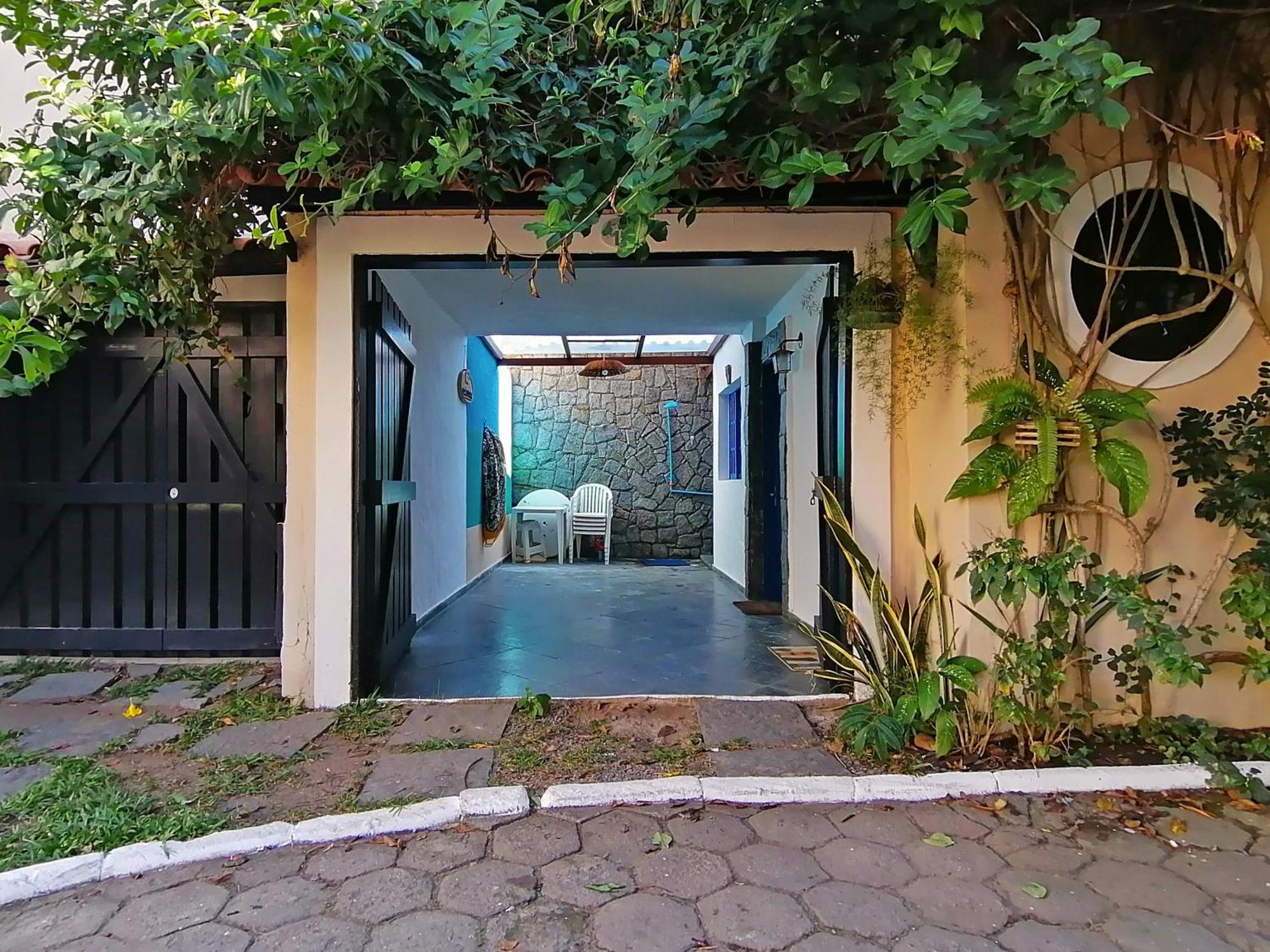 Casa 2 Quartos A 500m Da Rua Pedras, Em C Vaga, Portaria 24hs *