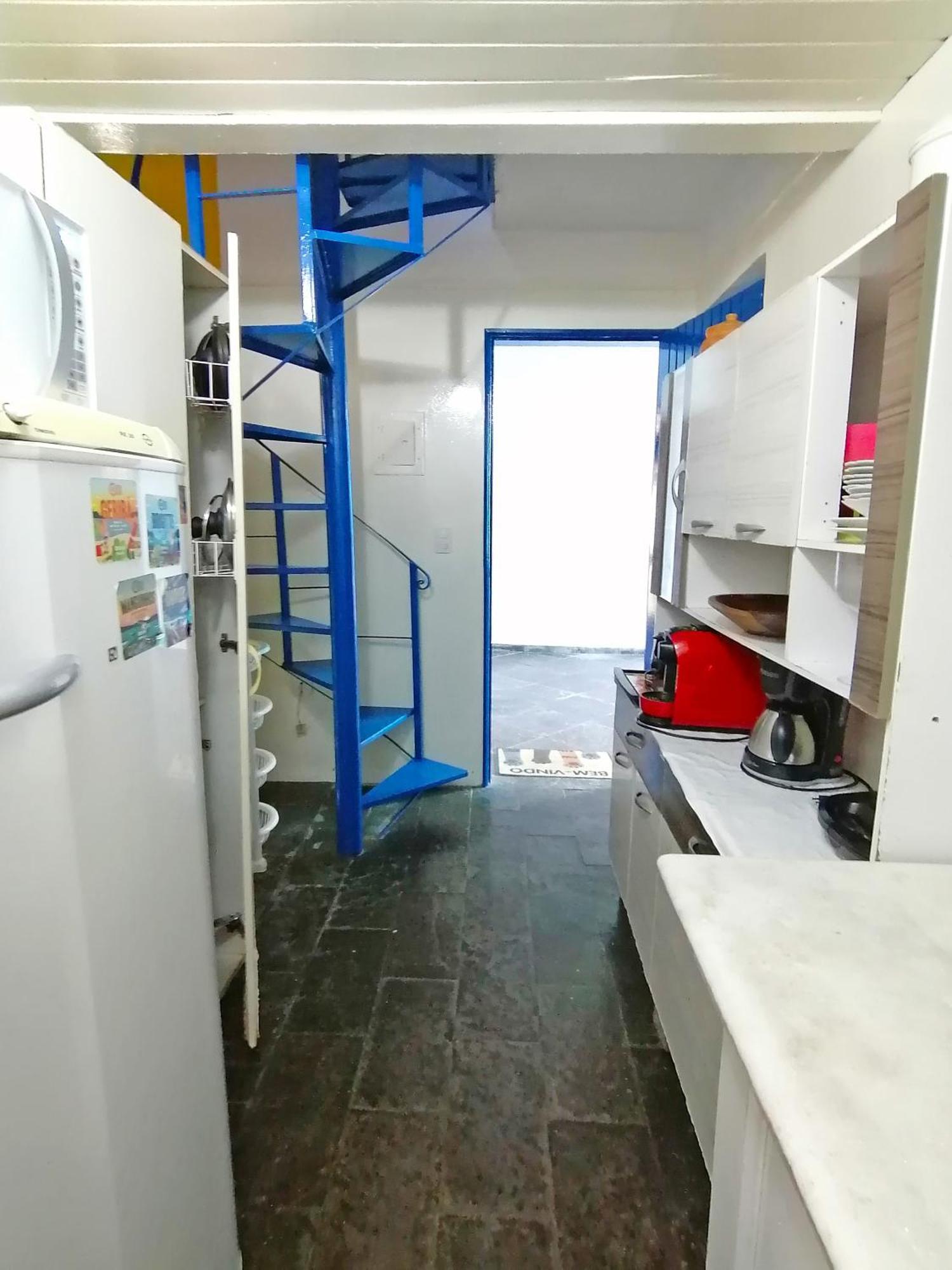 Casa 2 Quartos A 500m Da Rua Pedras, Em C Vaga, Portaria 24hs *